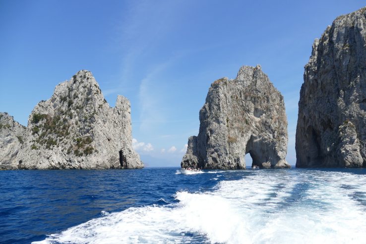 capri-3521967_1920