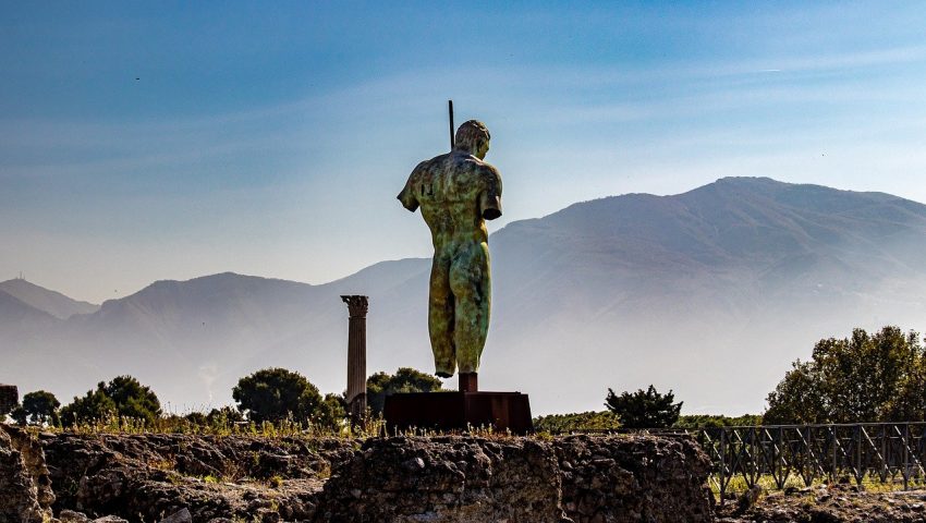 statue-7568050_1280